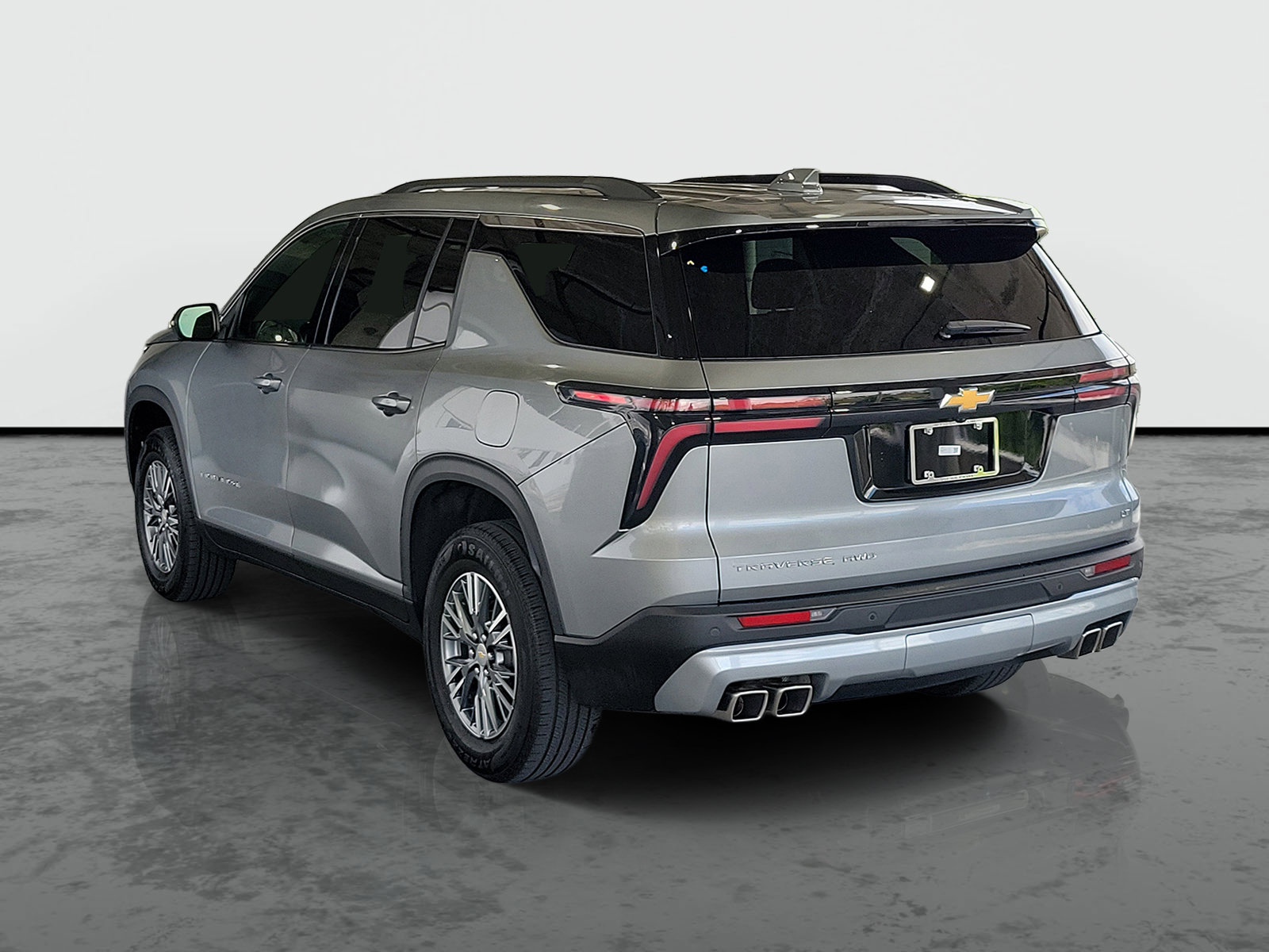 Used 2024 Chevrolet Traverse LT AWD/4WD image 3