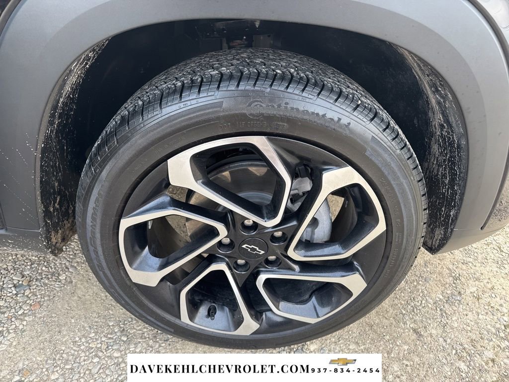 Used 2025 Chevrolet Trax RS w/ Sunroof Package image 38
