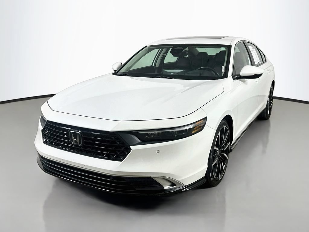 Used 2023 Honda Accord Touring image 3