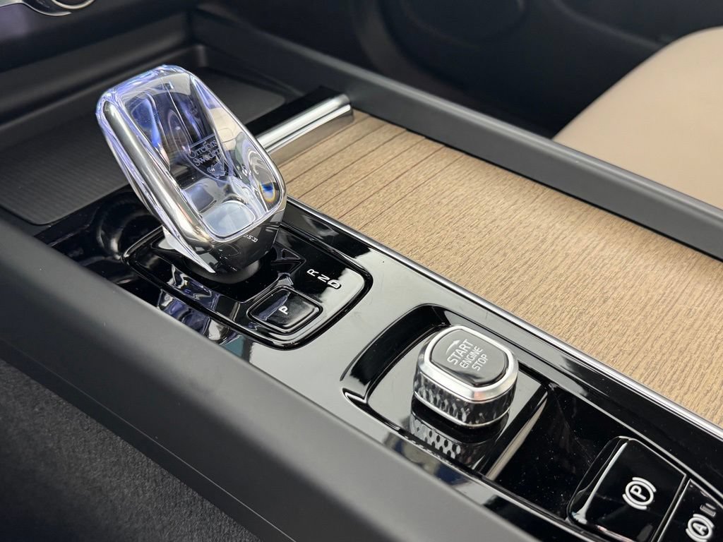 Certified 2026 Volvo XC60 B5 Plus AWD/4WD image 21