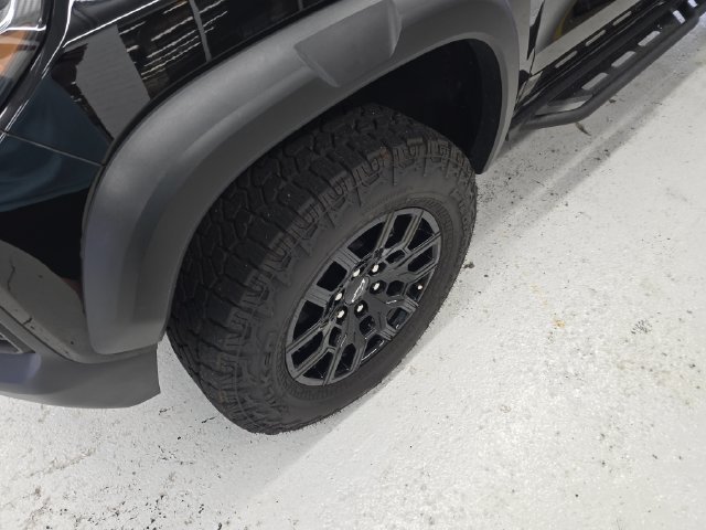 Certified 2024 Chevrolet Colorado Trail Boss w/ Advanced Trailering Package AWD/4WD image 9