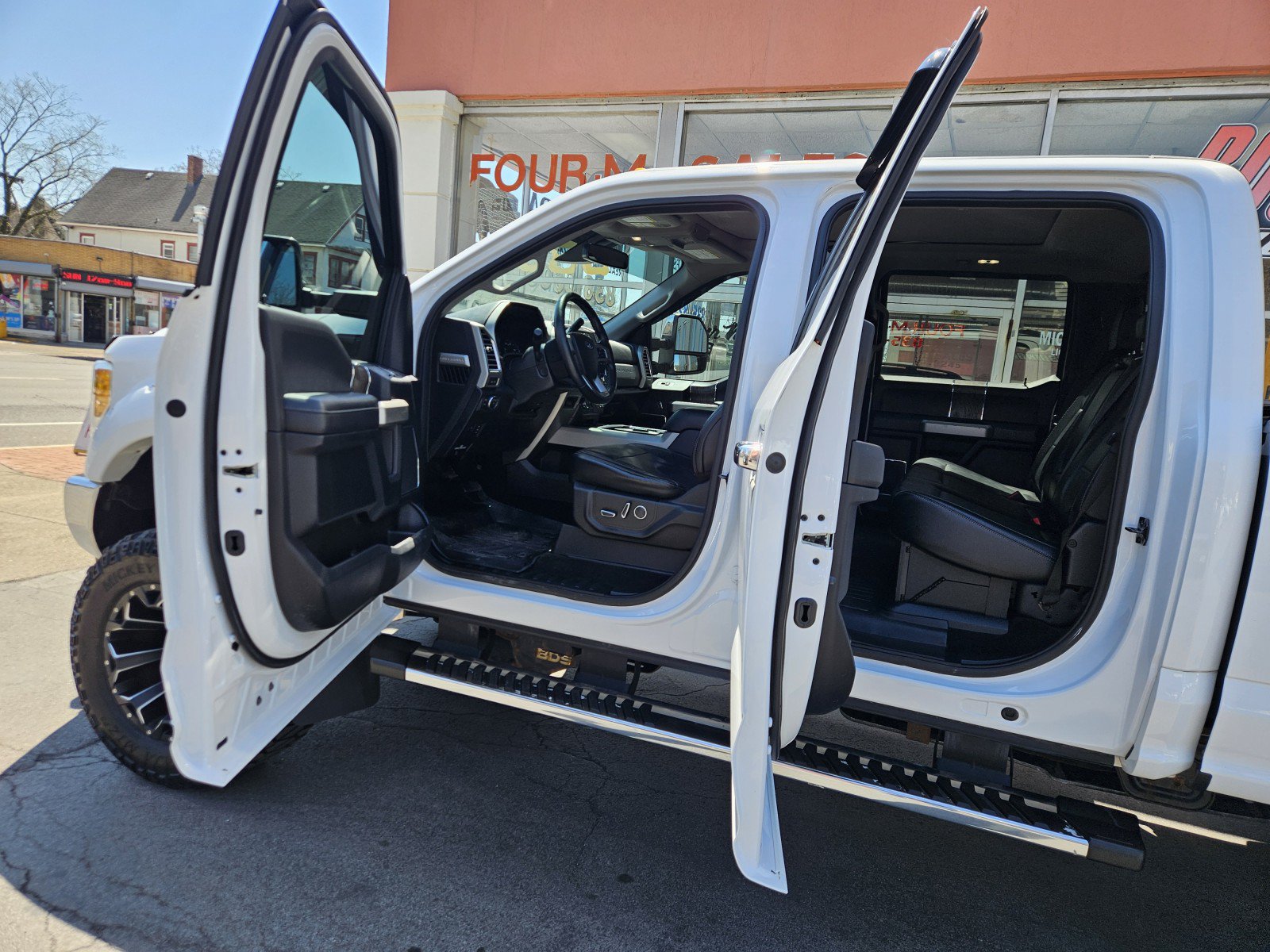 Used 2017 Ford F350 Lariat w/ Lariat Ultimate Package AWD/4WD image 29