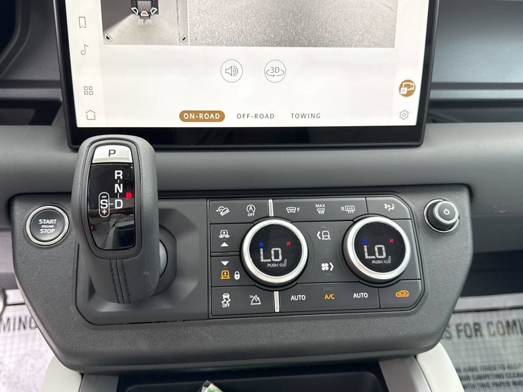Used 2025 Land Rover Defender 110 V8 AWD/4WD image 29