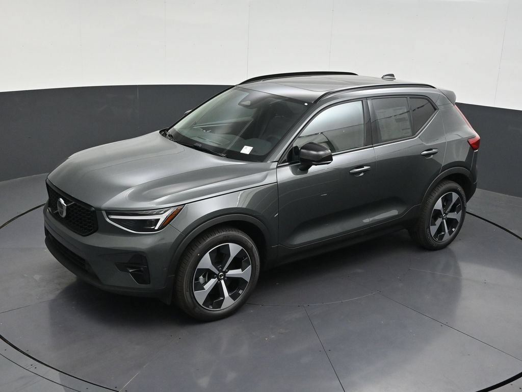 New 2026 Volvo XC40 B5 Plus w/ Climate Package AWD/4WD image 14