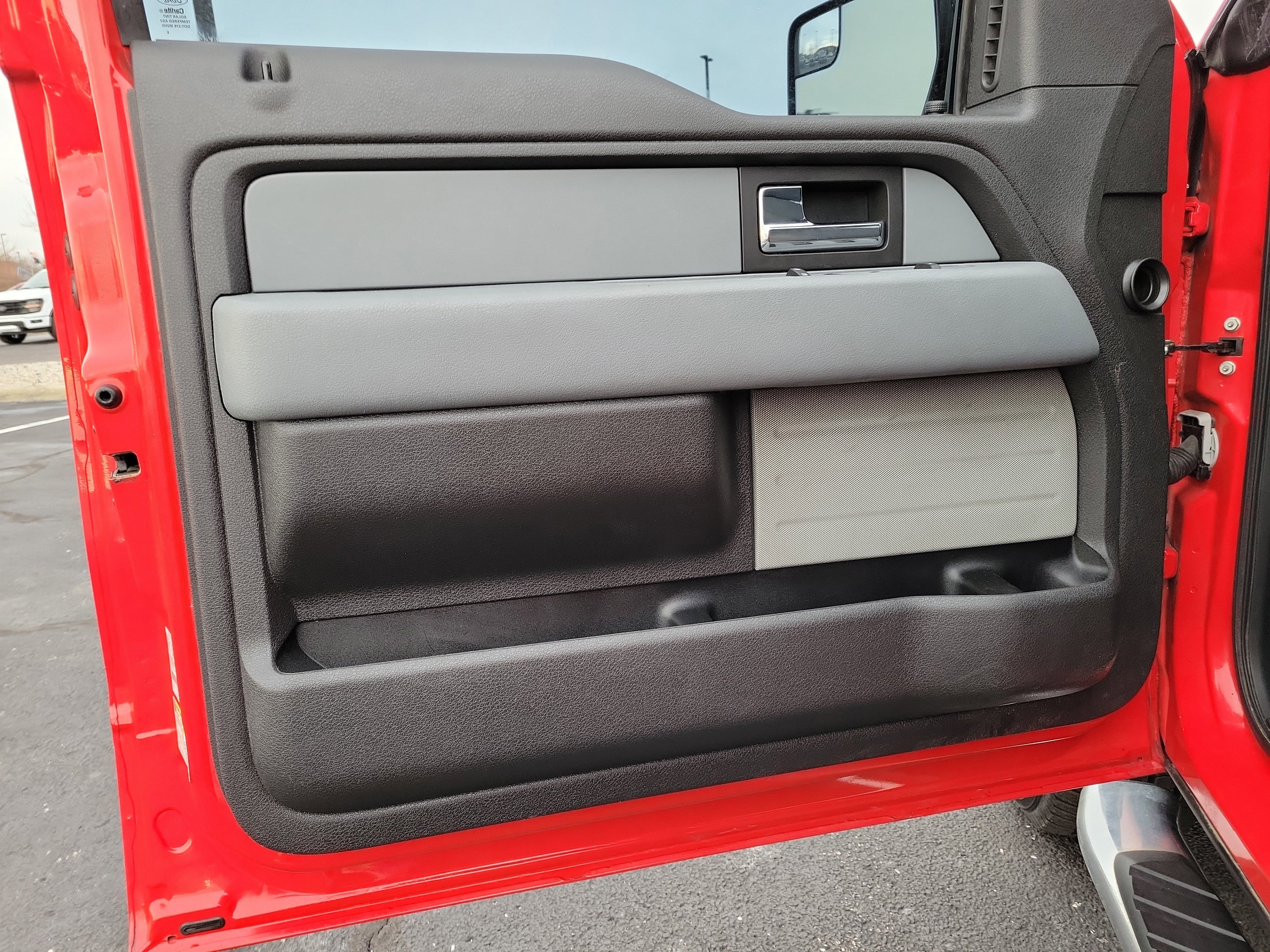 Used 2012 Ford F150 XLT w/ XLT Chrome Pkg image 16