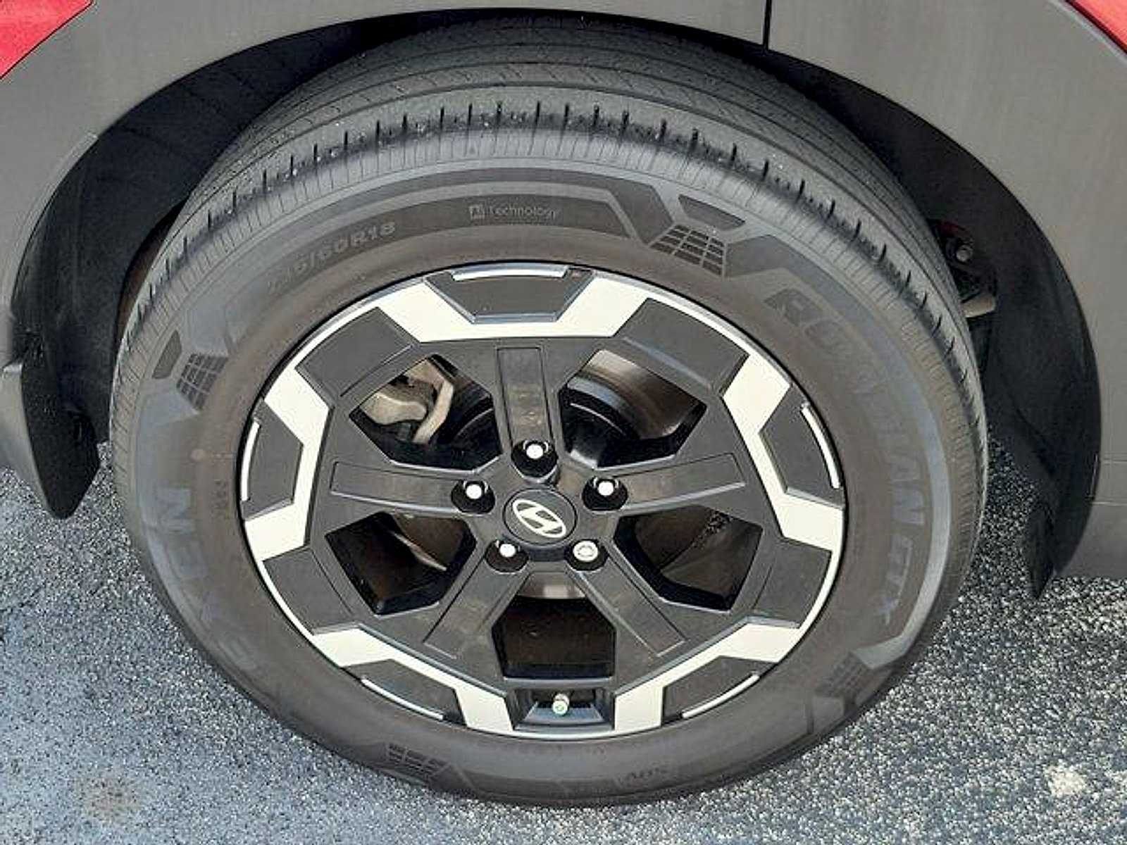 Used 2025 Hyundai Santa Fe SEL FWD image 8
