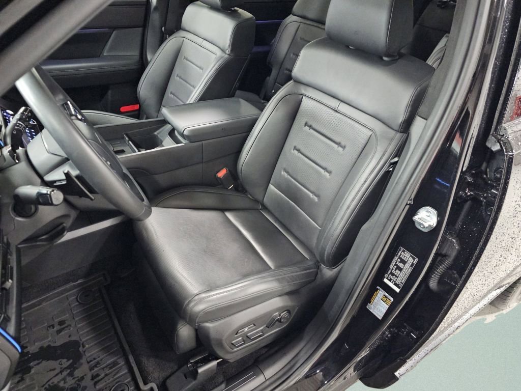 Used 2025 Hyundai Santa Fe Calligraphy AWD/4WD image 6