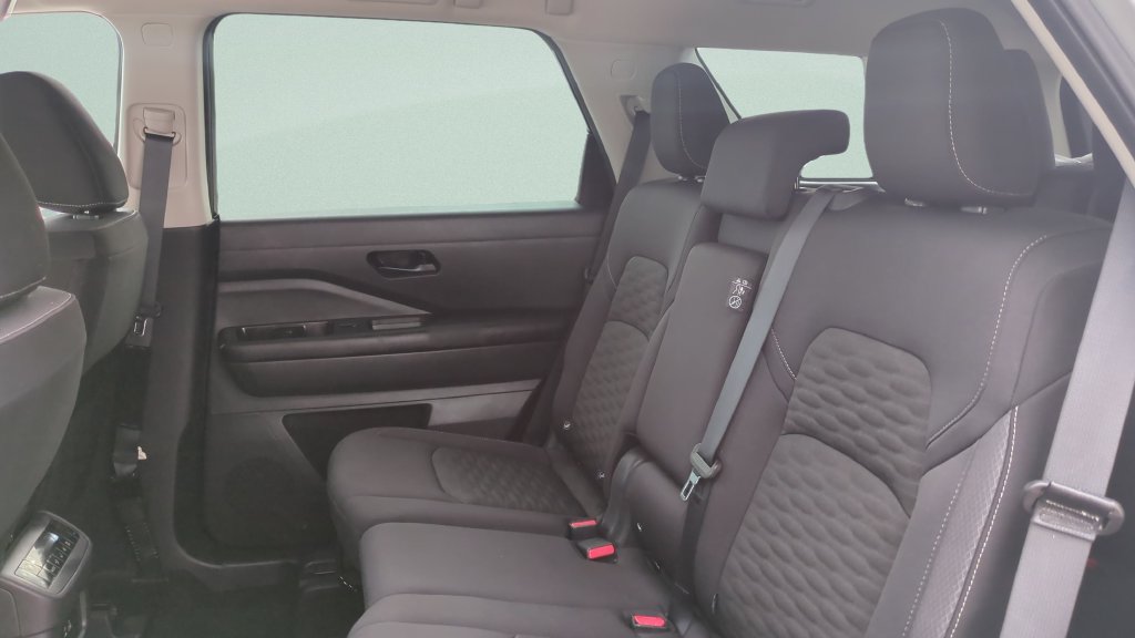 Certified 2025 Nissan Pathfinder SV FWD image 10