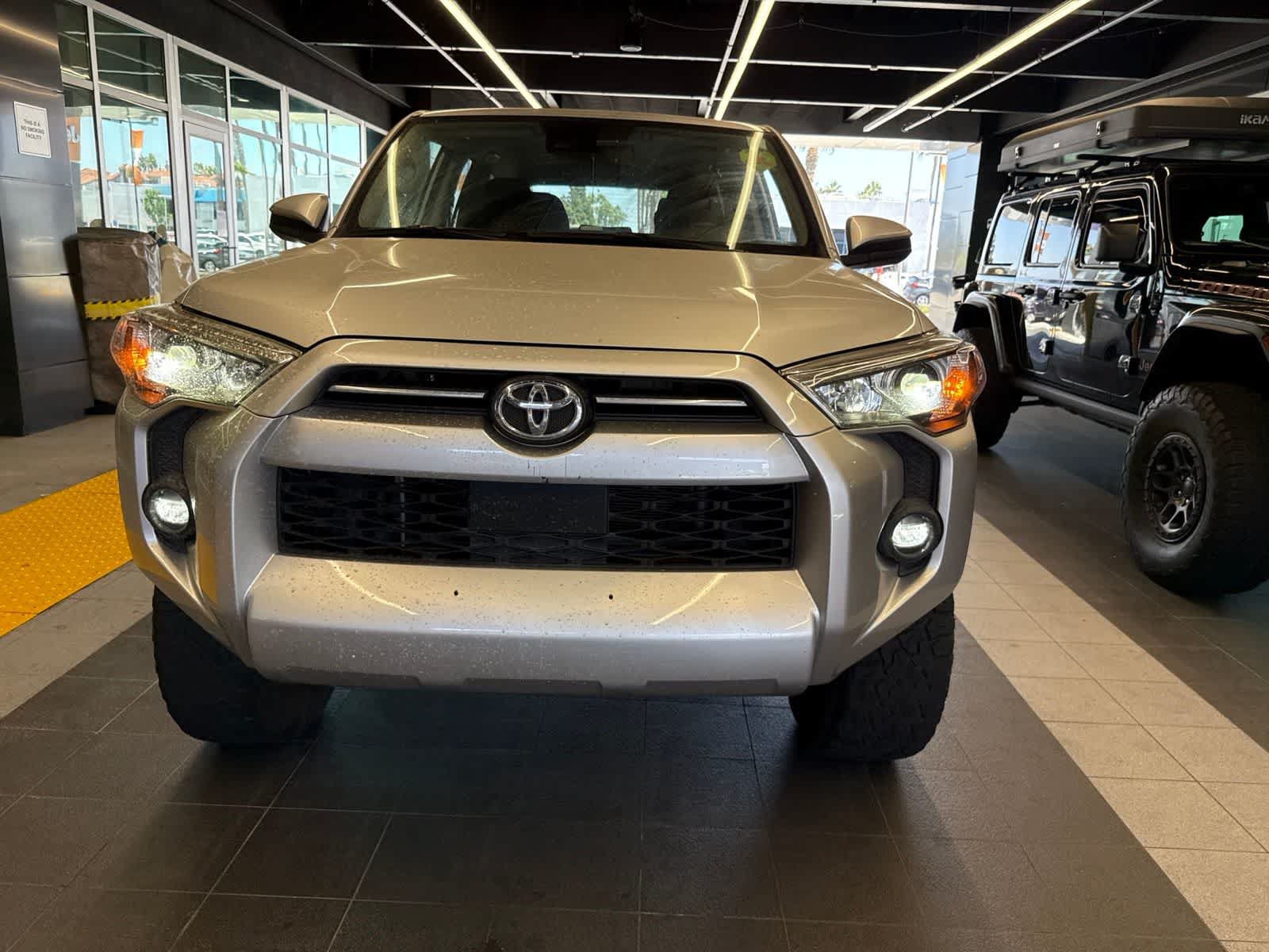 Used 2021 Toyota 4Runner SR5 AWD/4WD image 4