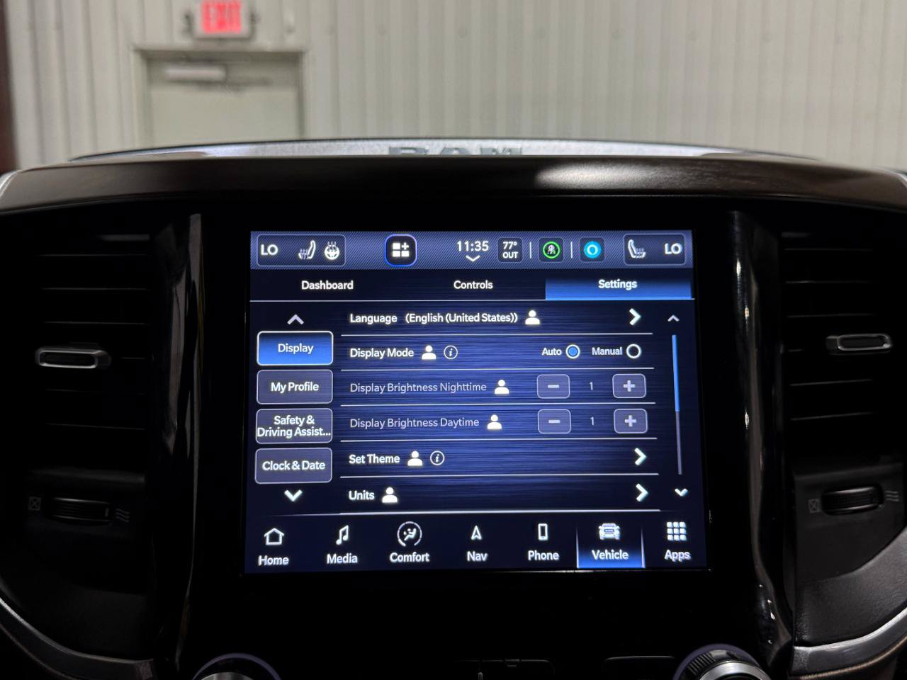 Used 2022 RAM 3500 Laramie AWD/4WD image 47