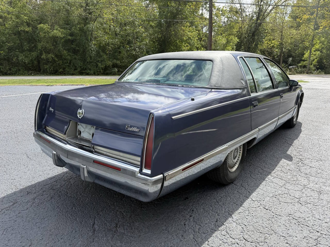 Used 1994 Cadillac Fleetwood Brougham RWD image 6