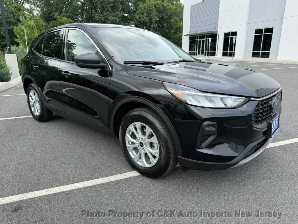 Used 2023 Ford Escape Active AWD/4WD image 8