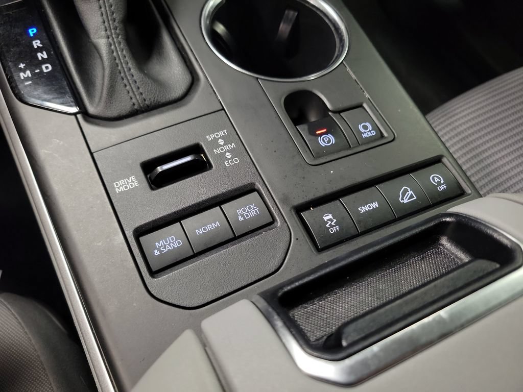Used 2022 Toyota Highlander LE AWD/4WD image 15