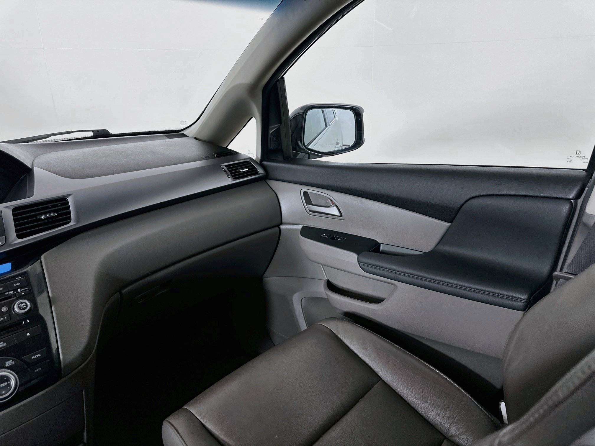 Used 2013 Honda Odyssey Touring Elite image 30