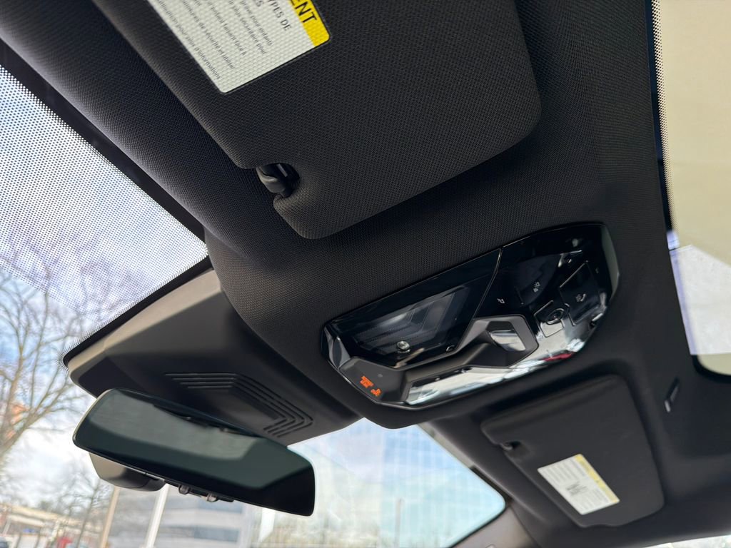 Used 2024 BMW iX xDrive50 w/ Premium Package image 34