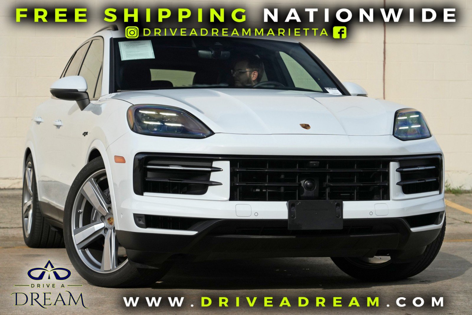 Used 2024 Porsche Cayenne AWD/4WD image 2