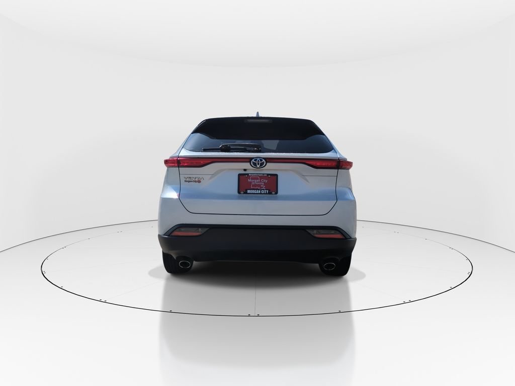 Used 2023 Toyota Venza LE AWD/4WD image 7