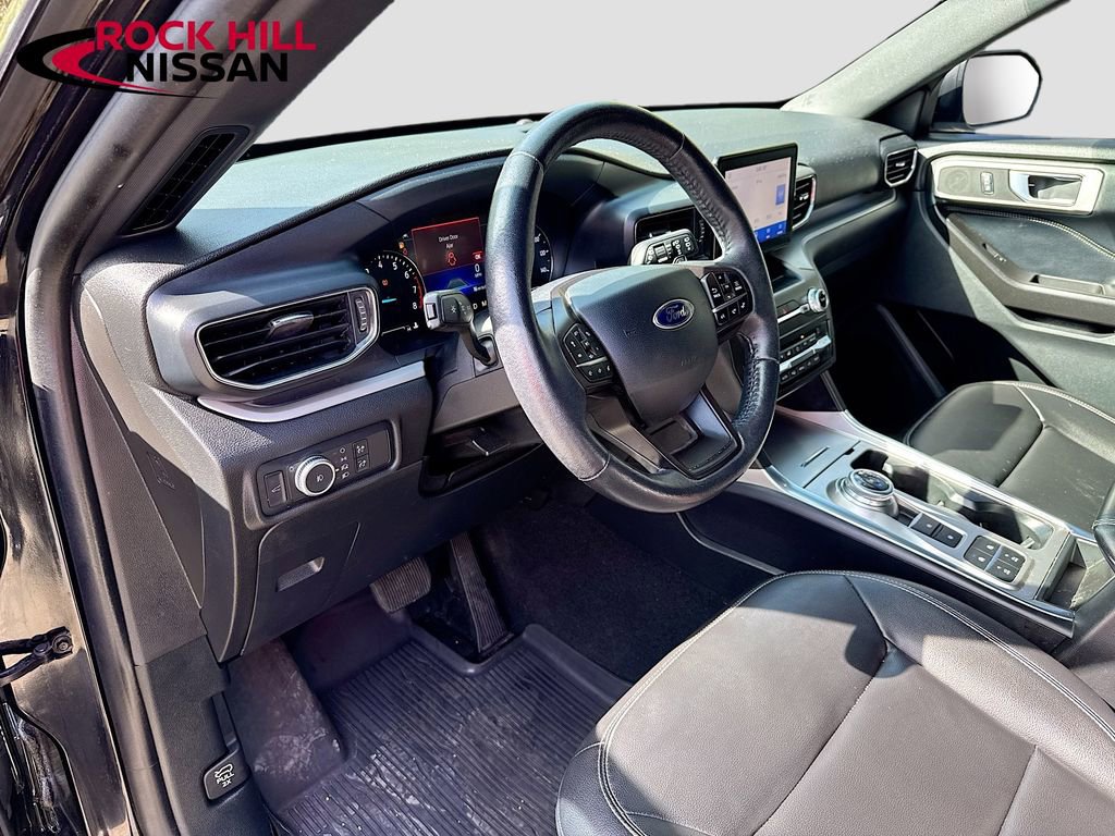 Used 2020 Ford Explorer XLT w/ Equipment Group 202A image 9