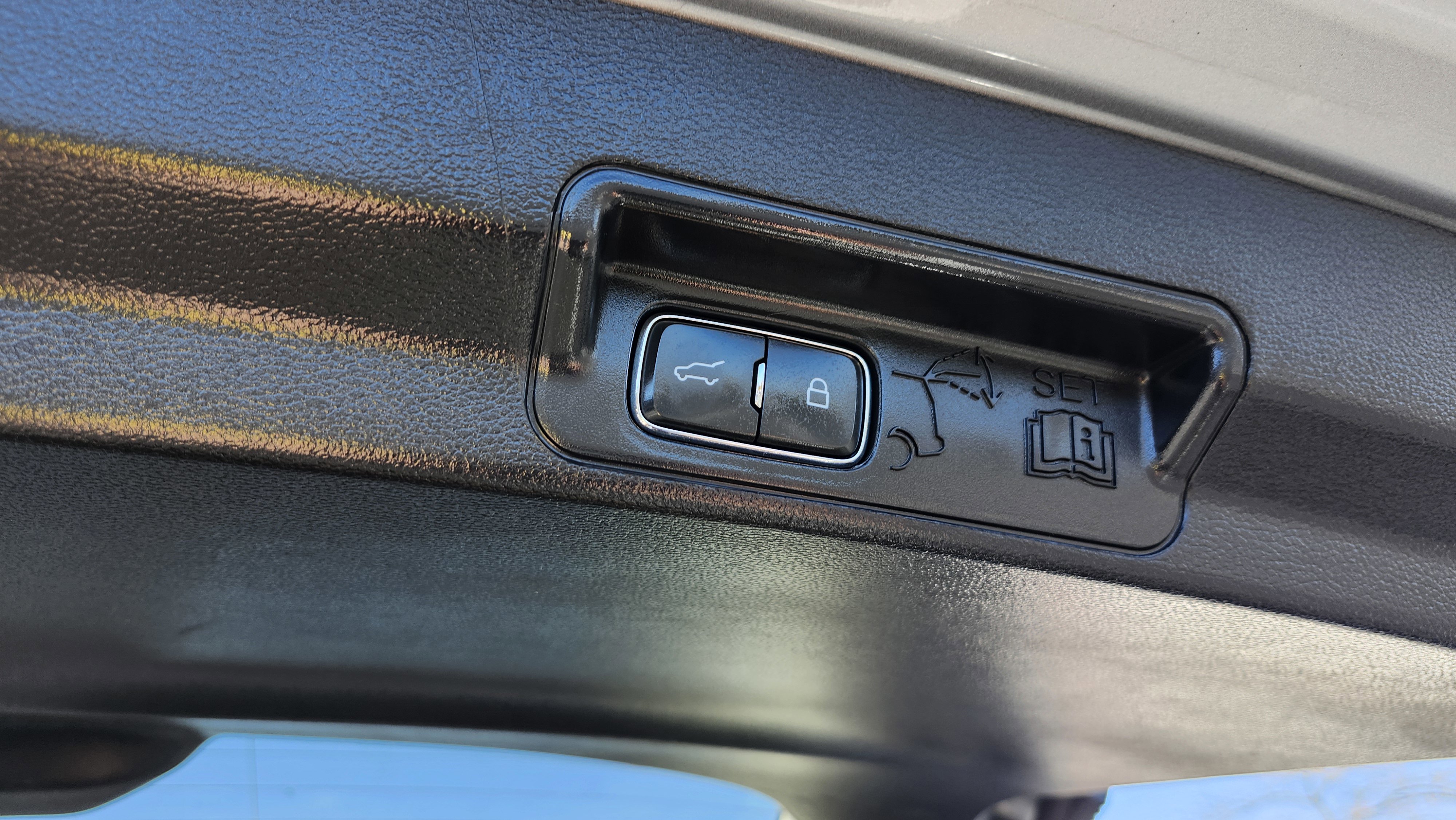 Used 2025 Ford Explorer Active image 16