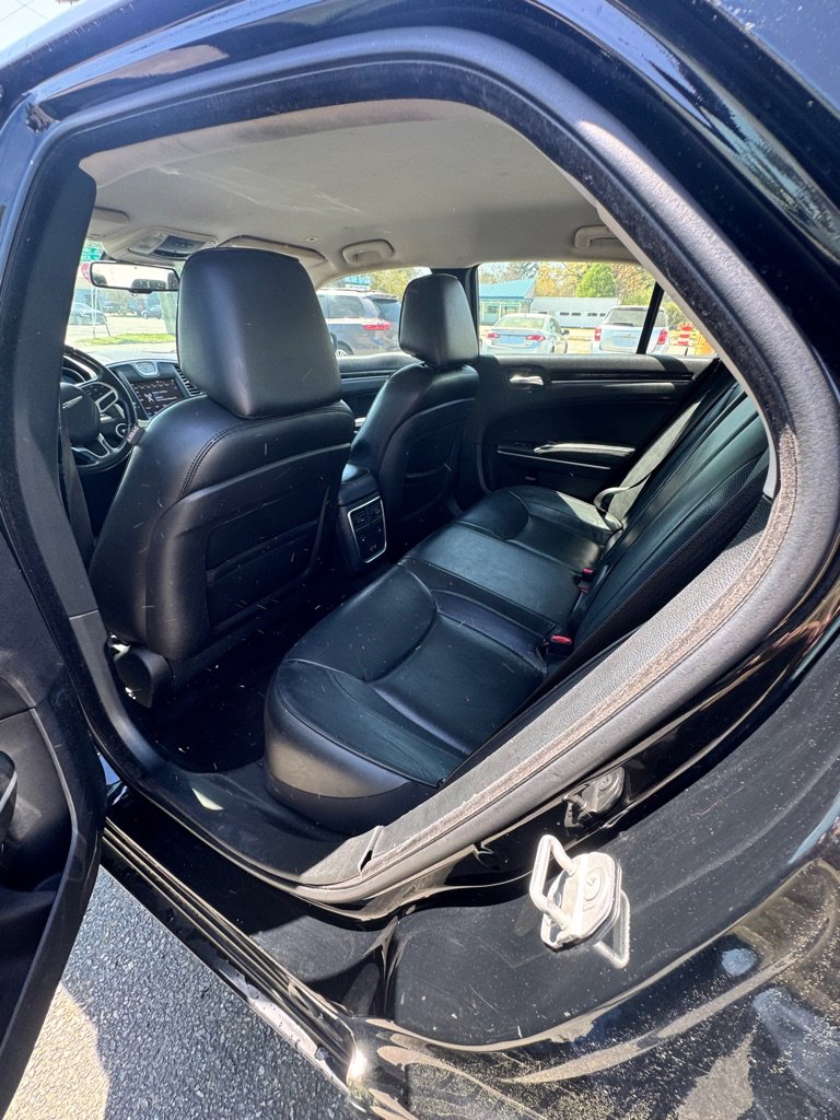 Used 2019 Chrysler 300 Limited image 11