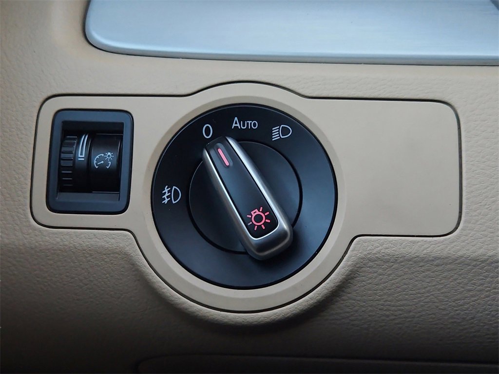 Used 2013 Volkswagen CC Sport image 15