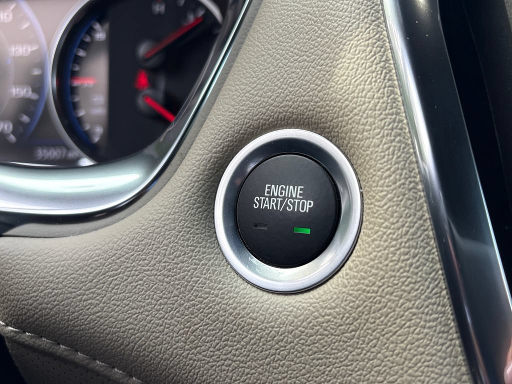 Used 2023 Chevrolet Traverse Premier FWD image 15