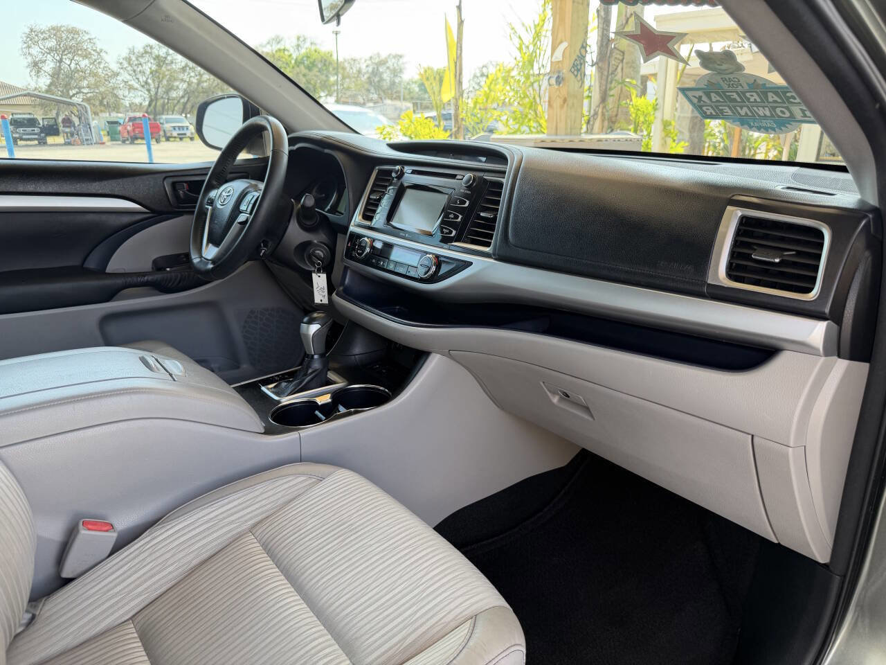 Used 2015 Toyota Highlander Plus image 21