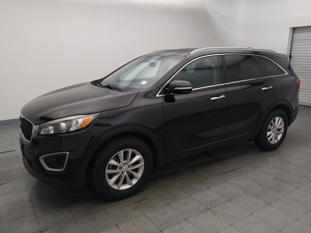 Used 2018 Kia Sorento LX image 2