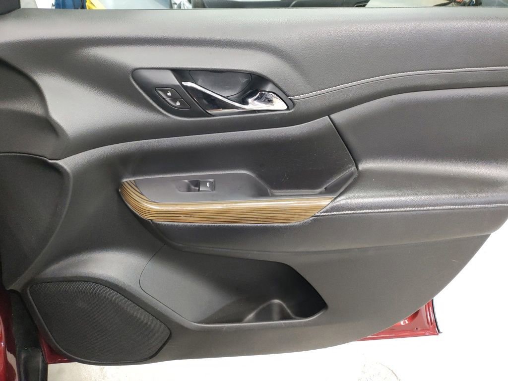Used 2020 GMC Acadia SLE w/ Driver Convenience Package FWD image 10