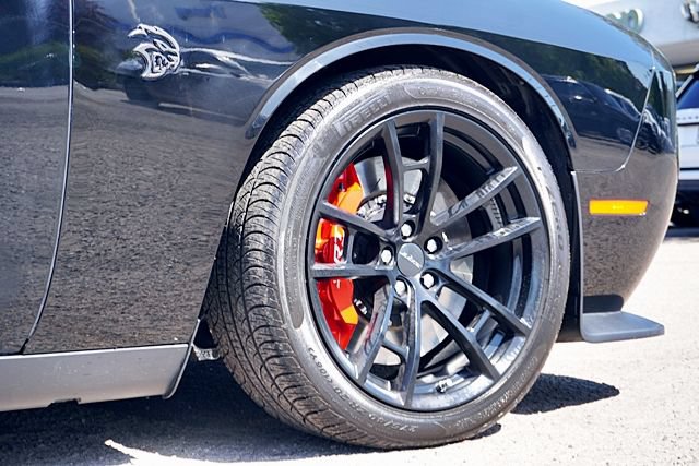 Used 2023 Dodge Challenger SRT Hellcat w/ Plus Package RWD image 9
