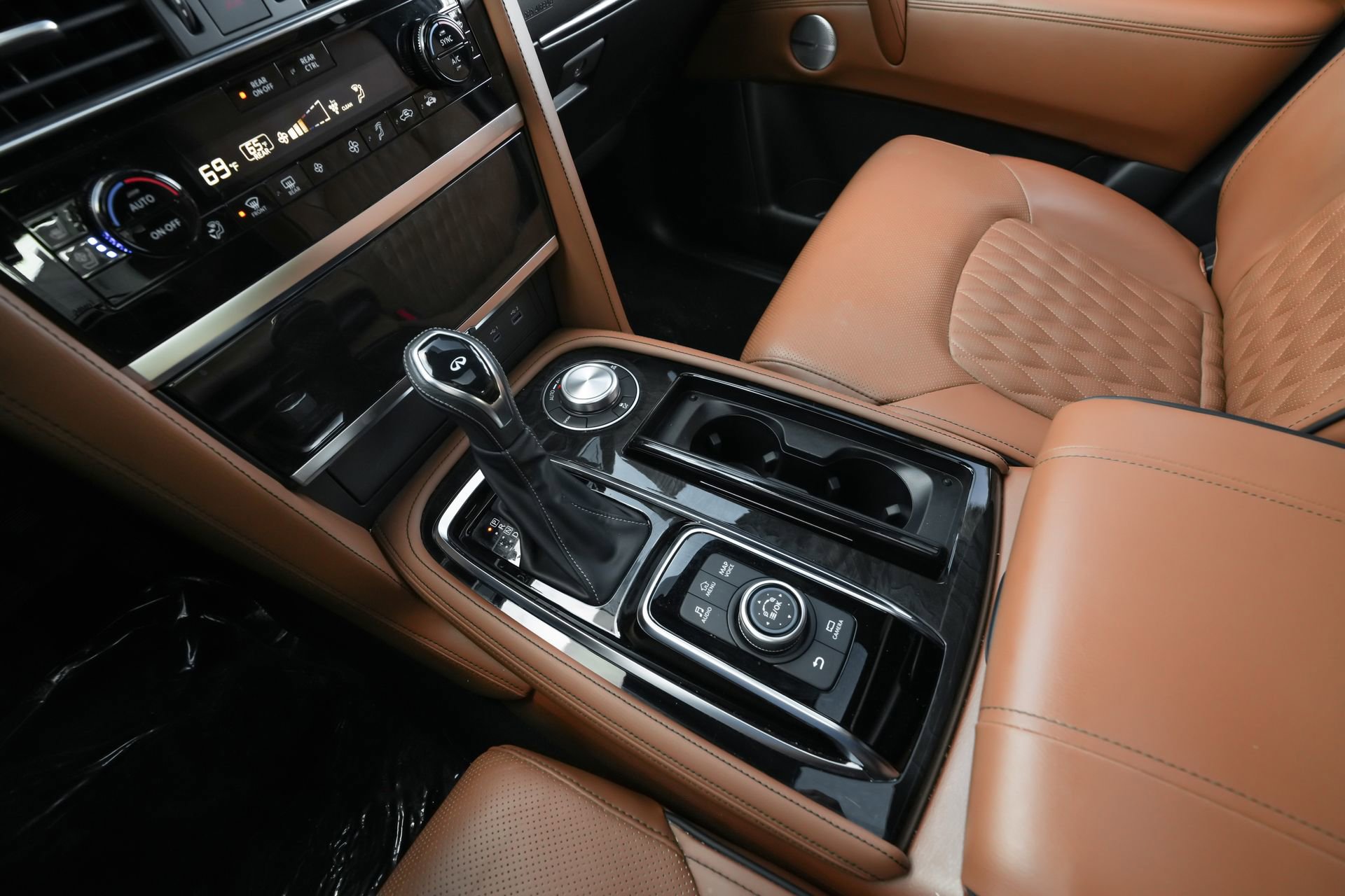 Used 2024 INFINITI QX80 Sensory image 11