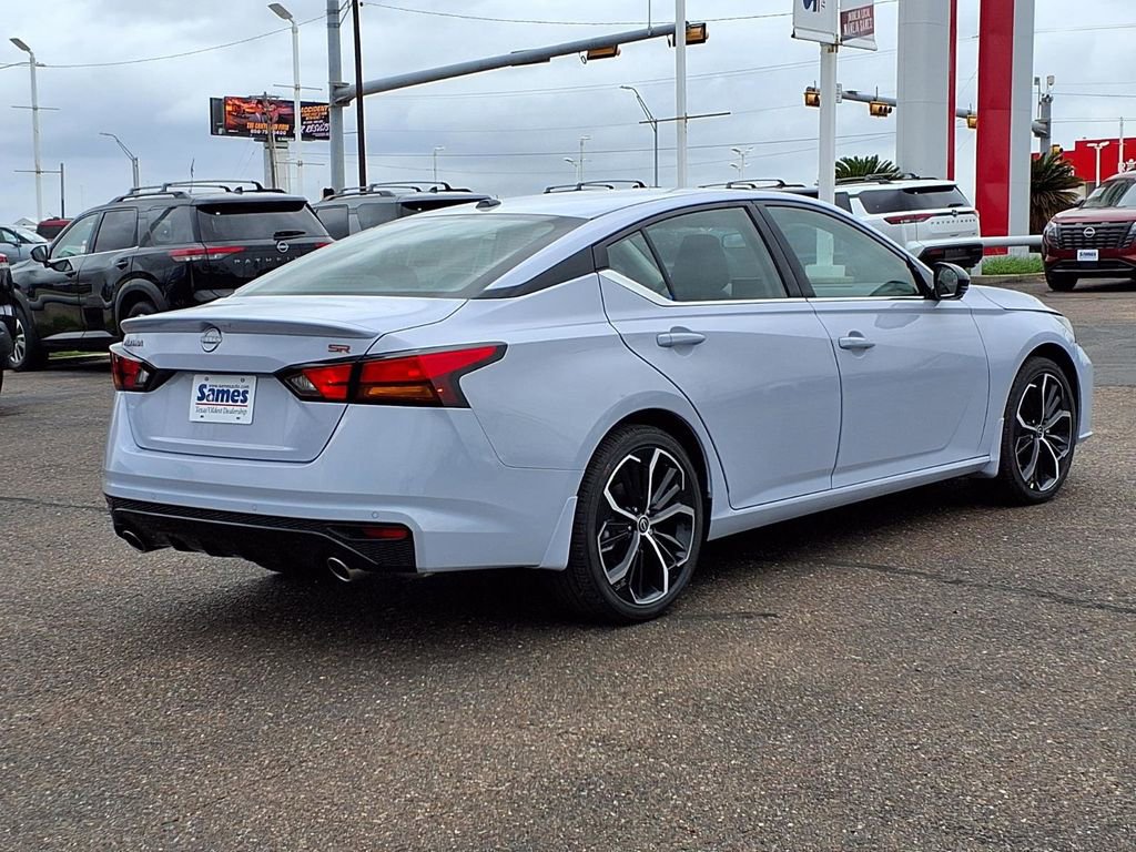 New 2026 Nissan Altima 2.5 SR w/ SR Premium Package FWD image 7