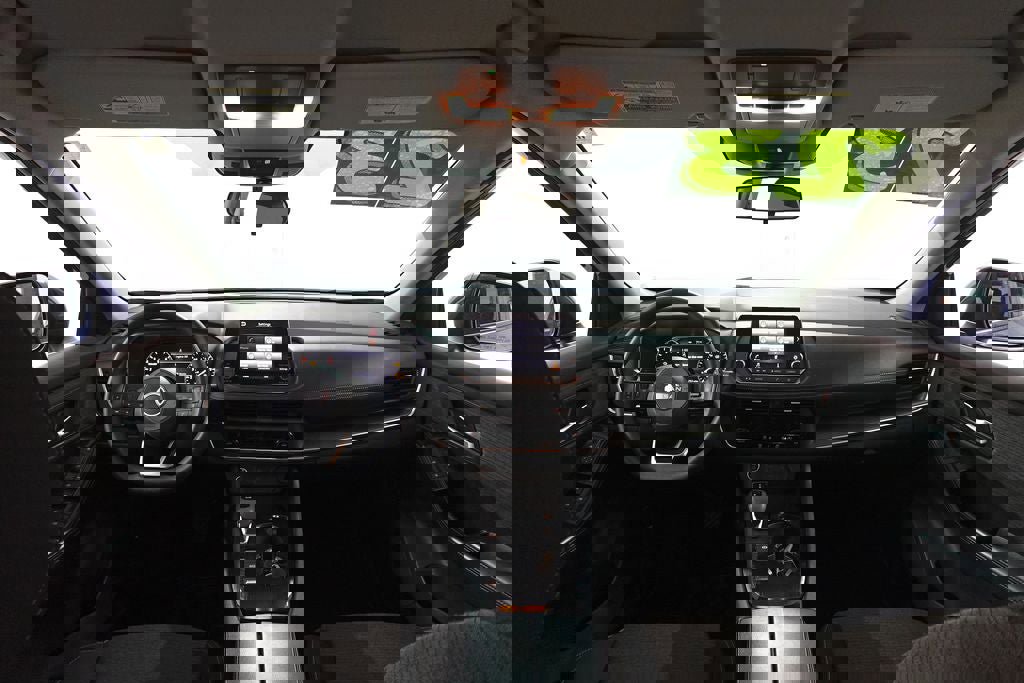 Used 2023 Nissan Rogue SV image 7