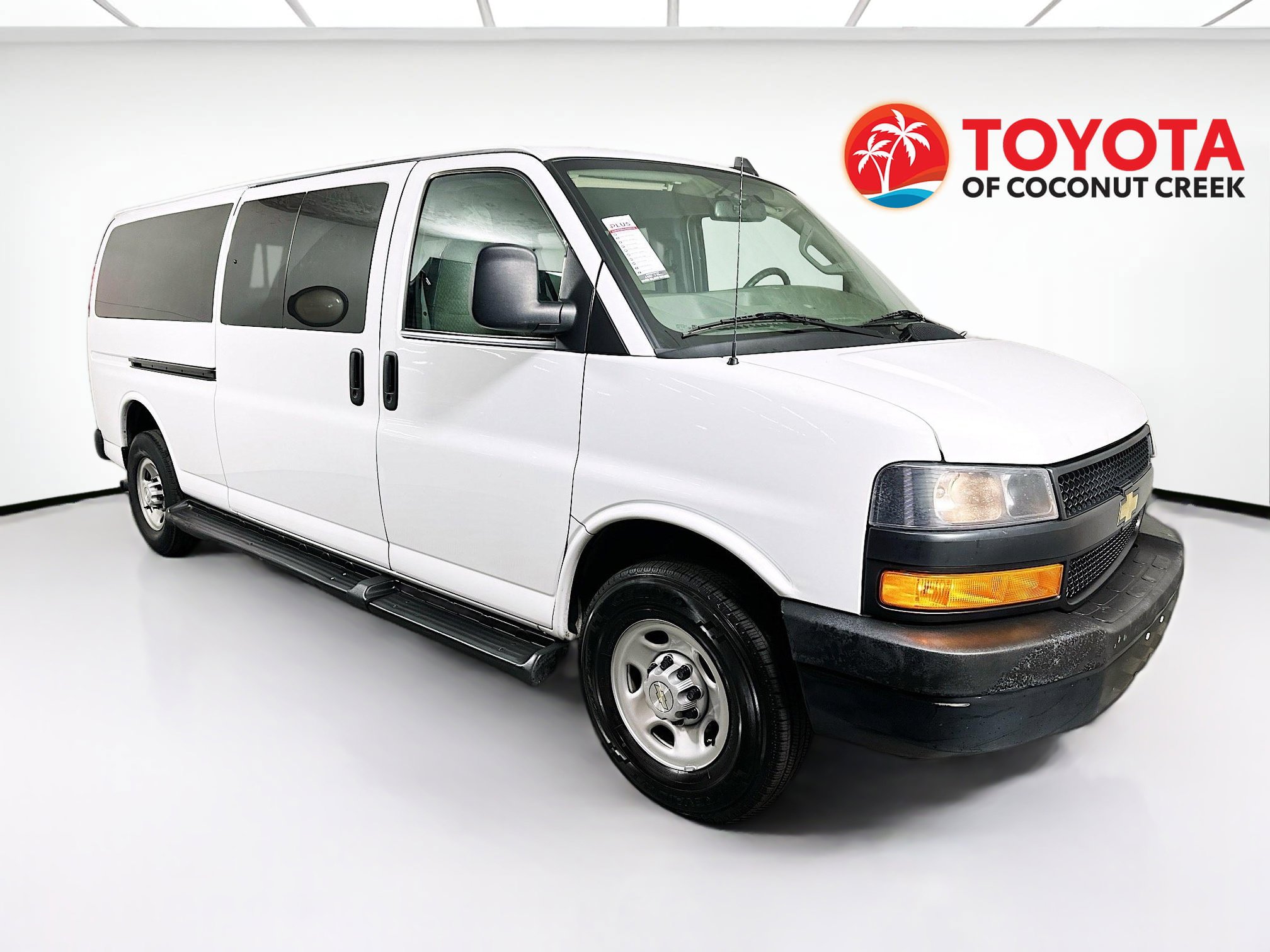 Used 2023 Chevrolet Express 3500 LS RWD image 1