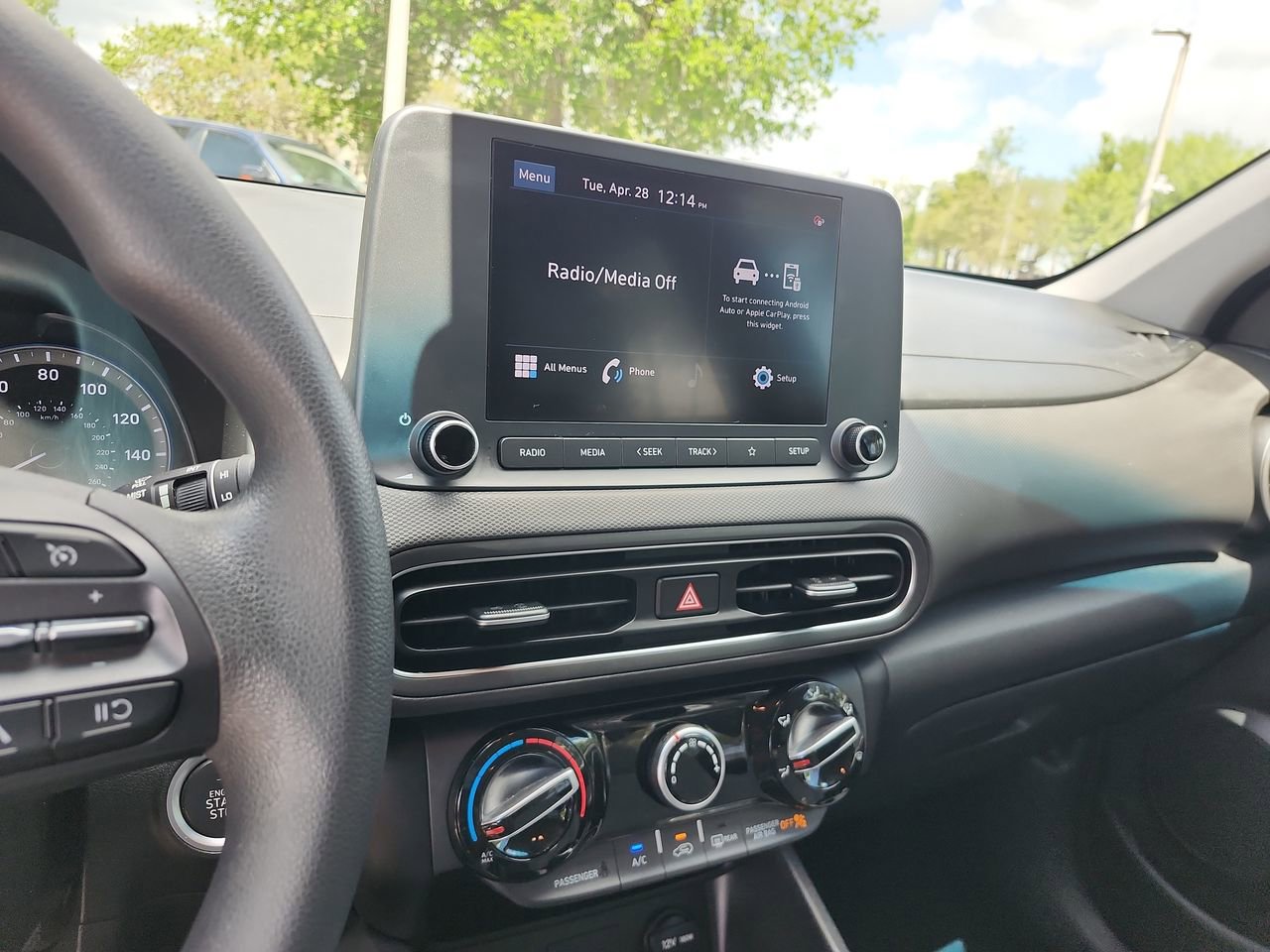 Certified 2023 Hyundai Kona SEL AWD/4WD image 11