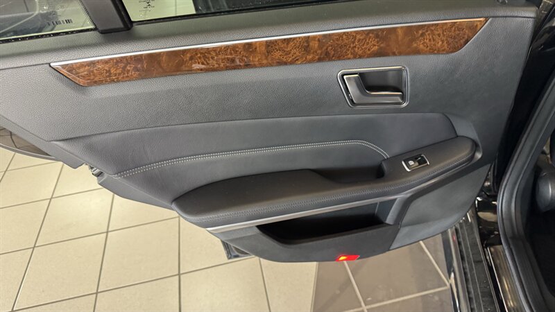 Used 2015 Mercedes-Benz E 350 4MATIC Sedan image 25