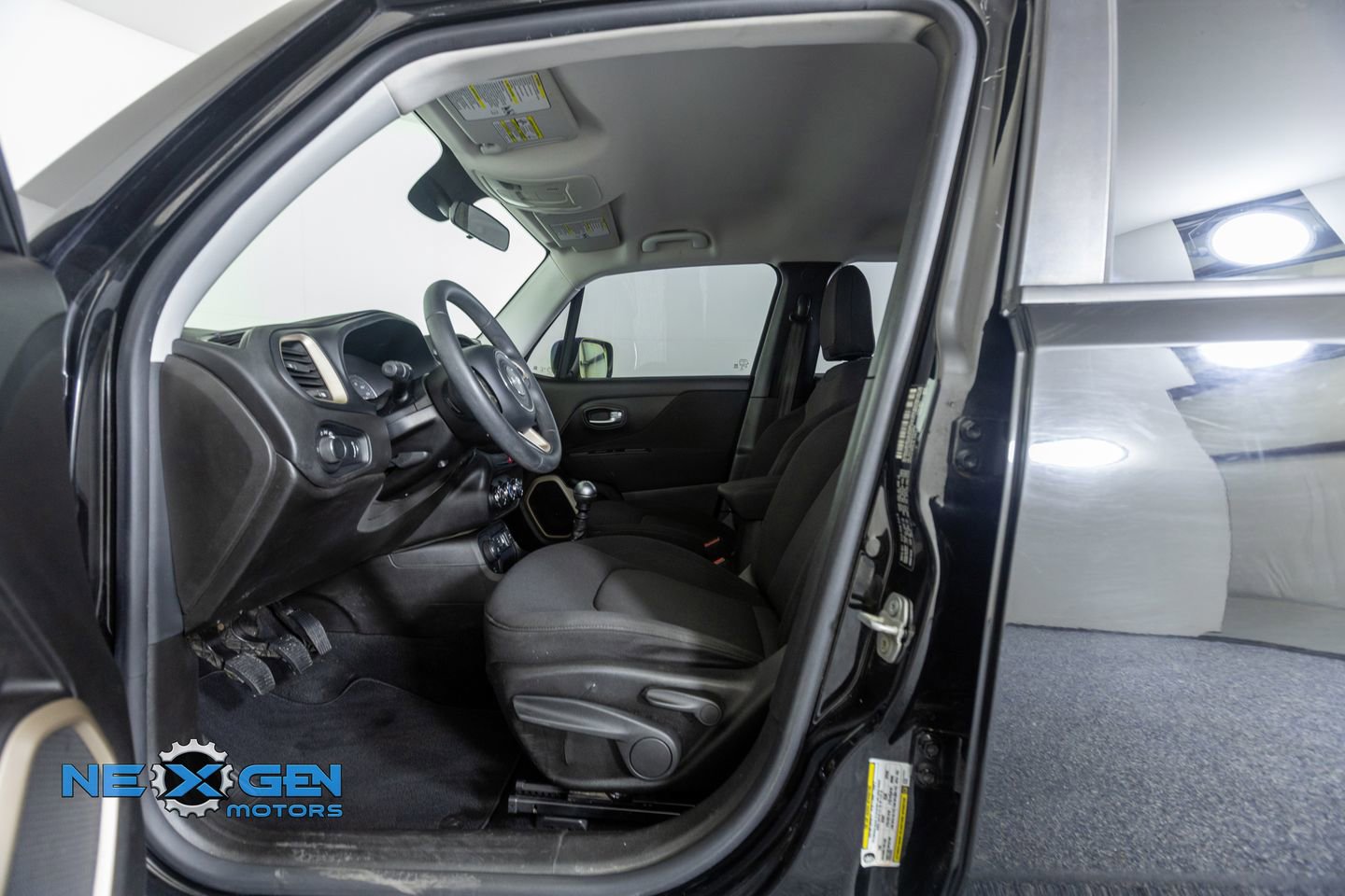 Used 2016 Jeep Renegade Sport w/ Power & Air Group AWD/4WD image 11