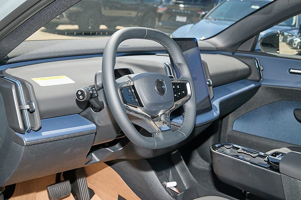 New 2026 Volvo EX30 Plus AWD/4WD image 13