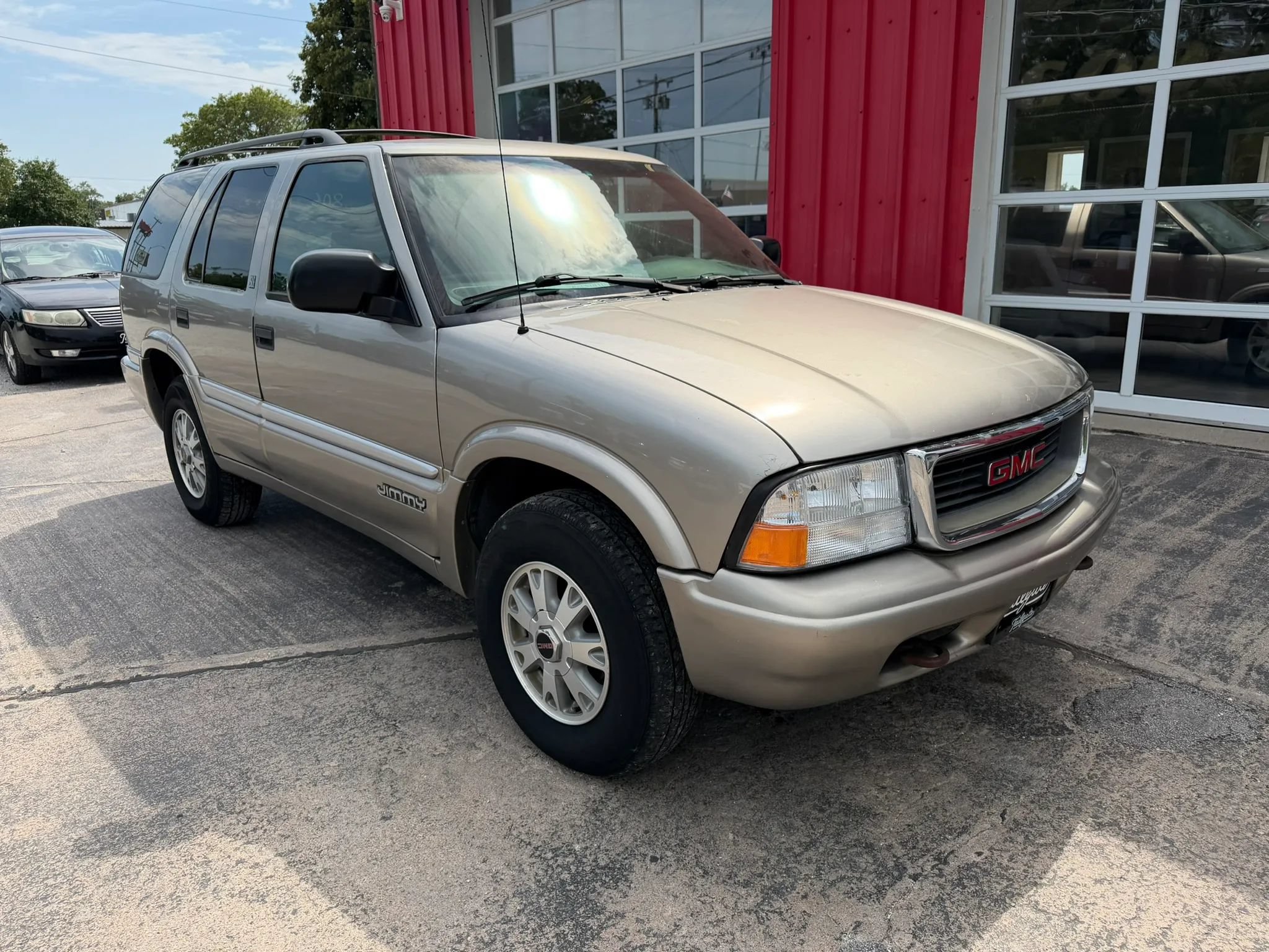Used 2001 GMC Jimmy SLE AWD/4WD image 2