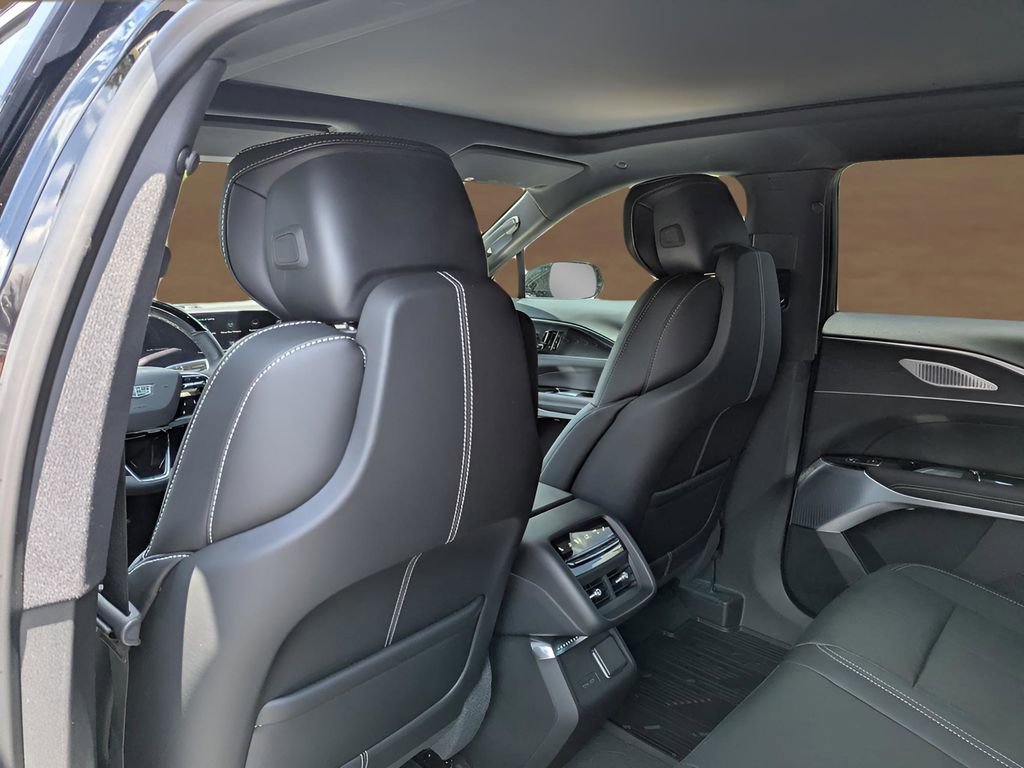 New 2025 Cadillac Lyriq Luxury image 15