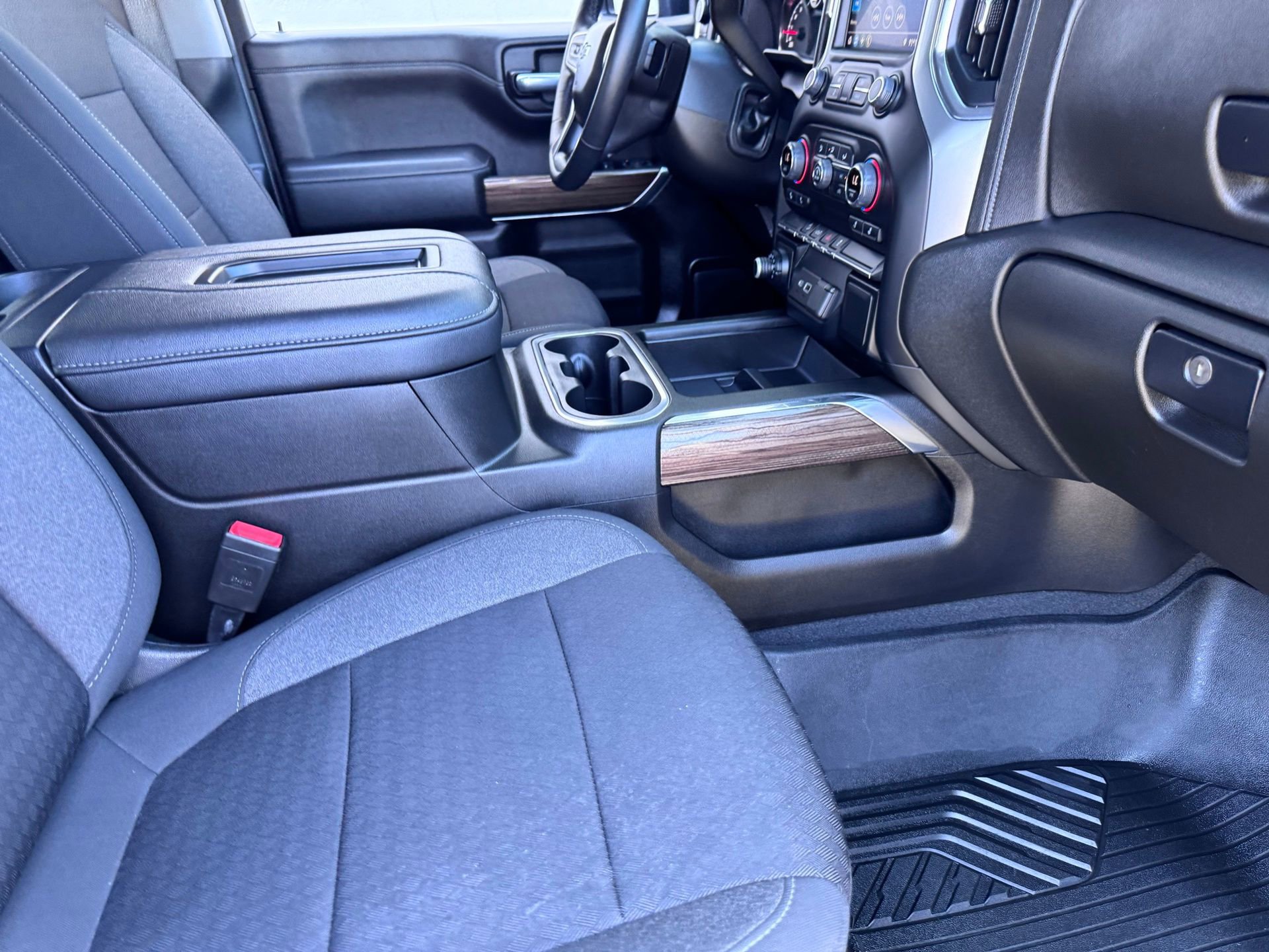 Used 2022 Chevrolet Silverado 1500 LT Trail Boss w/ Bed Protection Package image 15