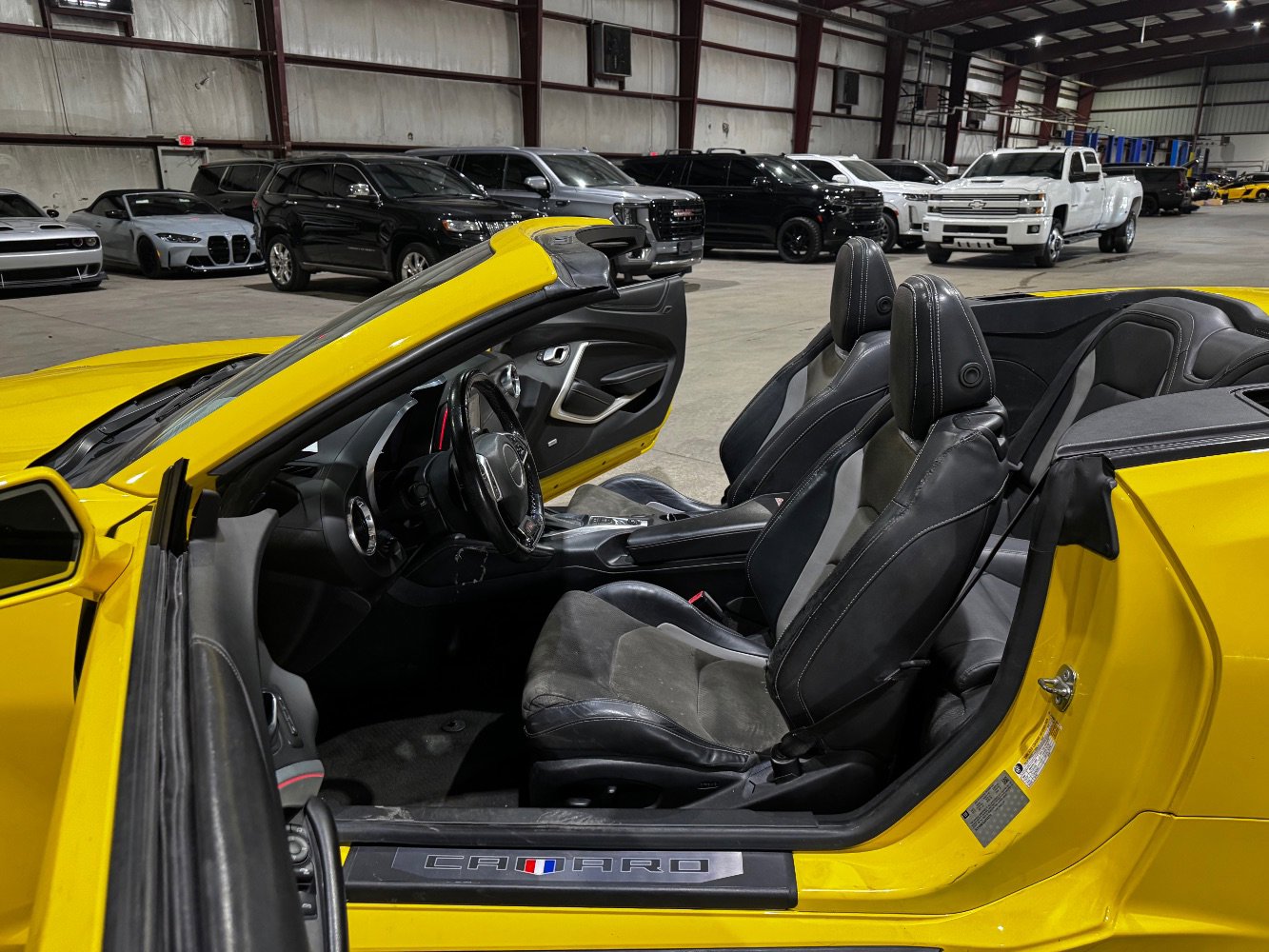 Used 2018 Chevrolet Camaro SS w/ LPO RS/SS Interior Package image 17