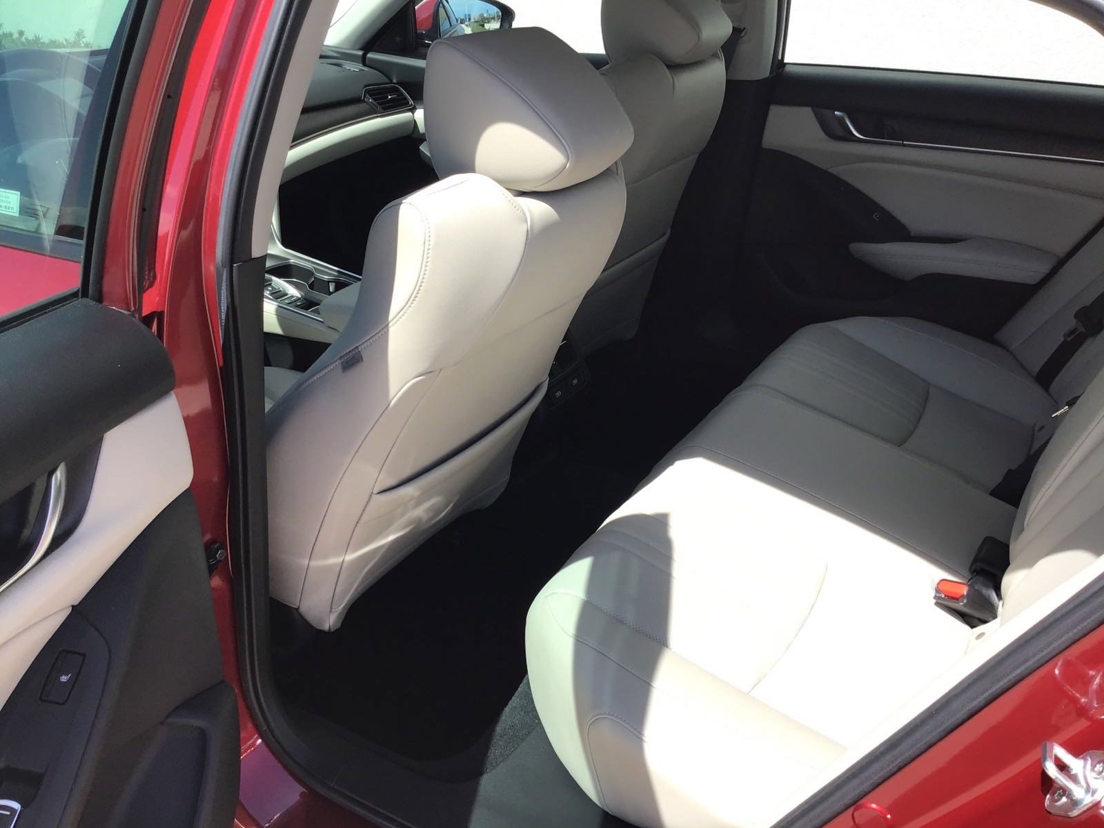 Used 2022 Honda Accord Touring image 5