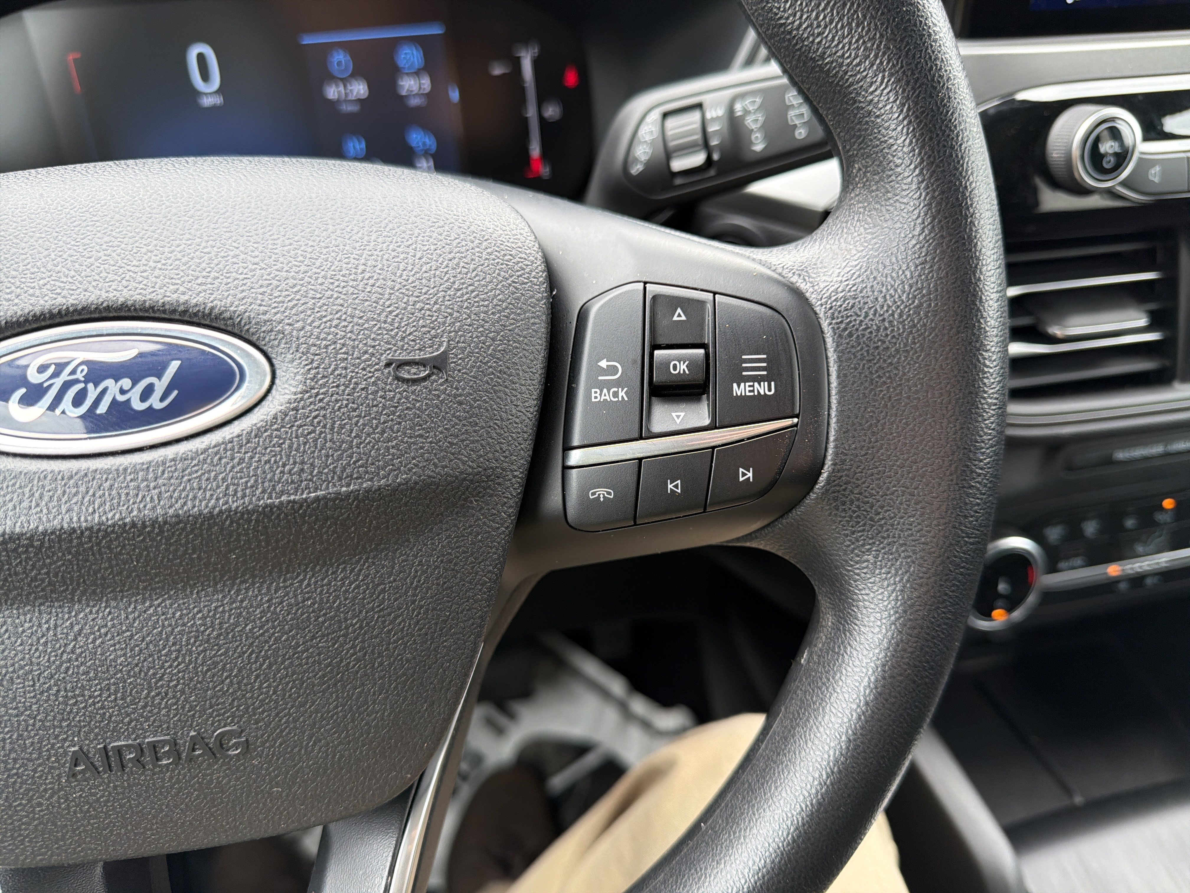 Used 2025 Ford Escape Active AWD/4WD image 15