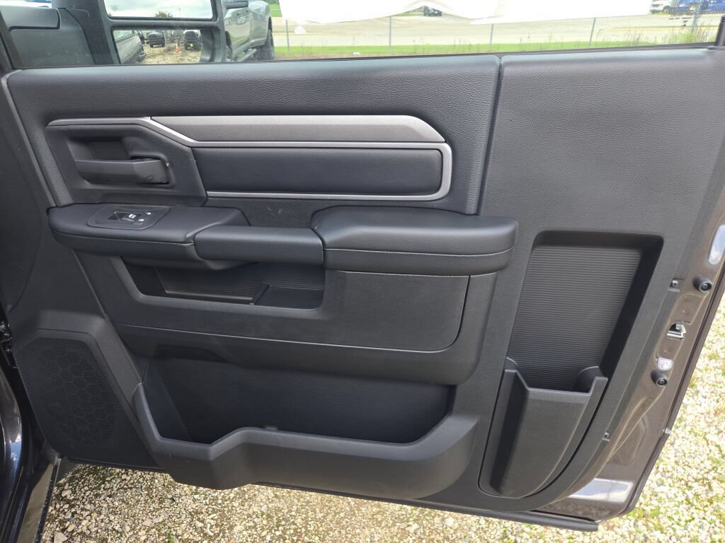 New 2026 RAM 5500 Tradesman AWD/4WD image 4