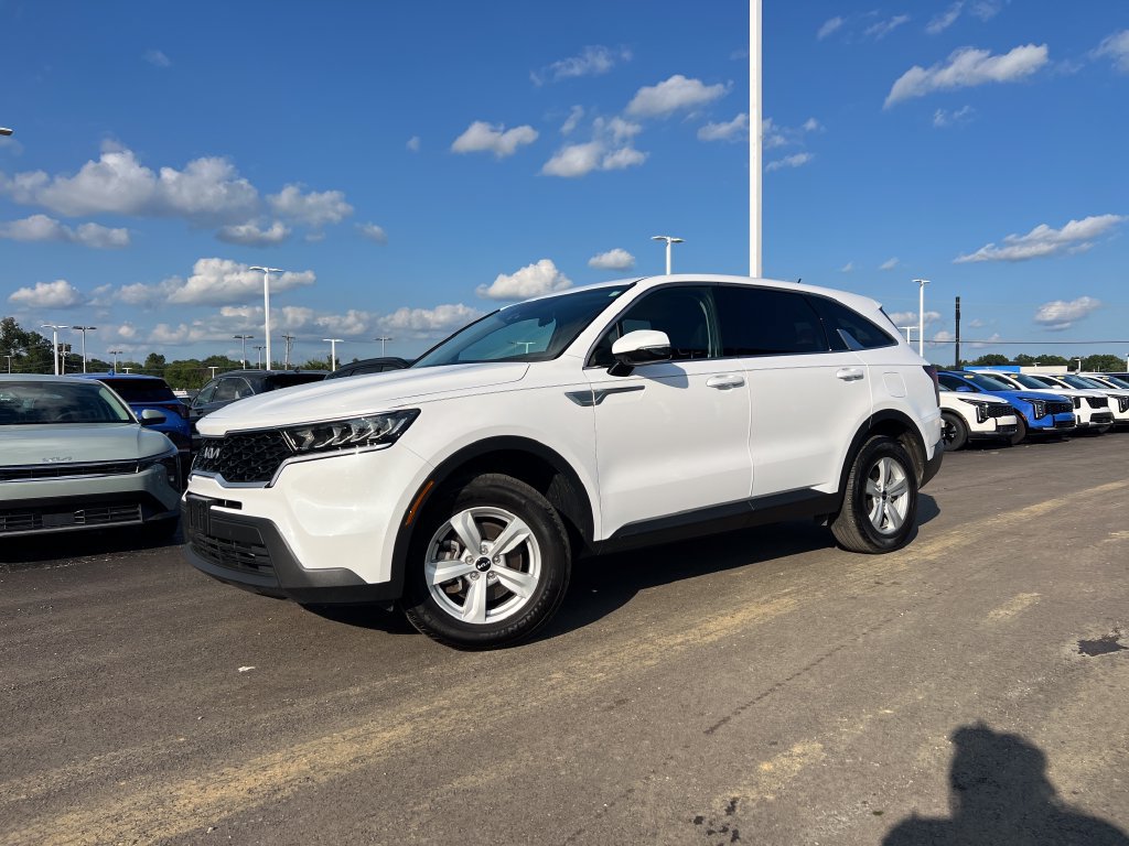 Certified 2023 Kia Sorento LX AWD/4WD image 9