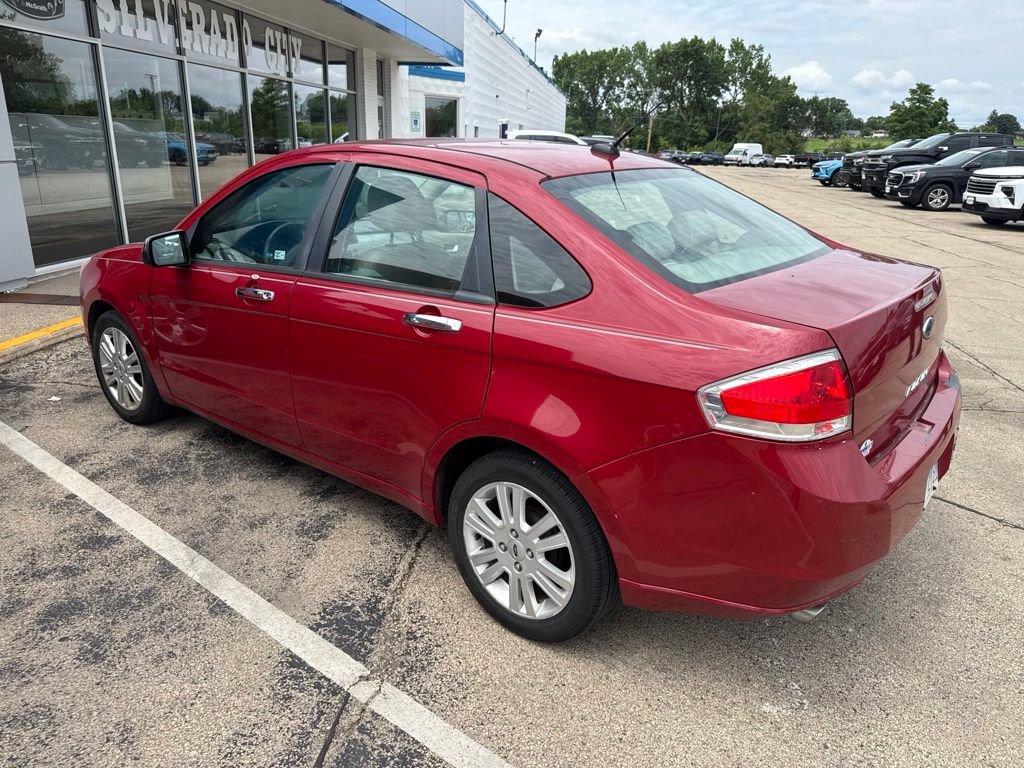 Used 2011 Ford Focus SEL FWD image 2