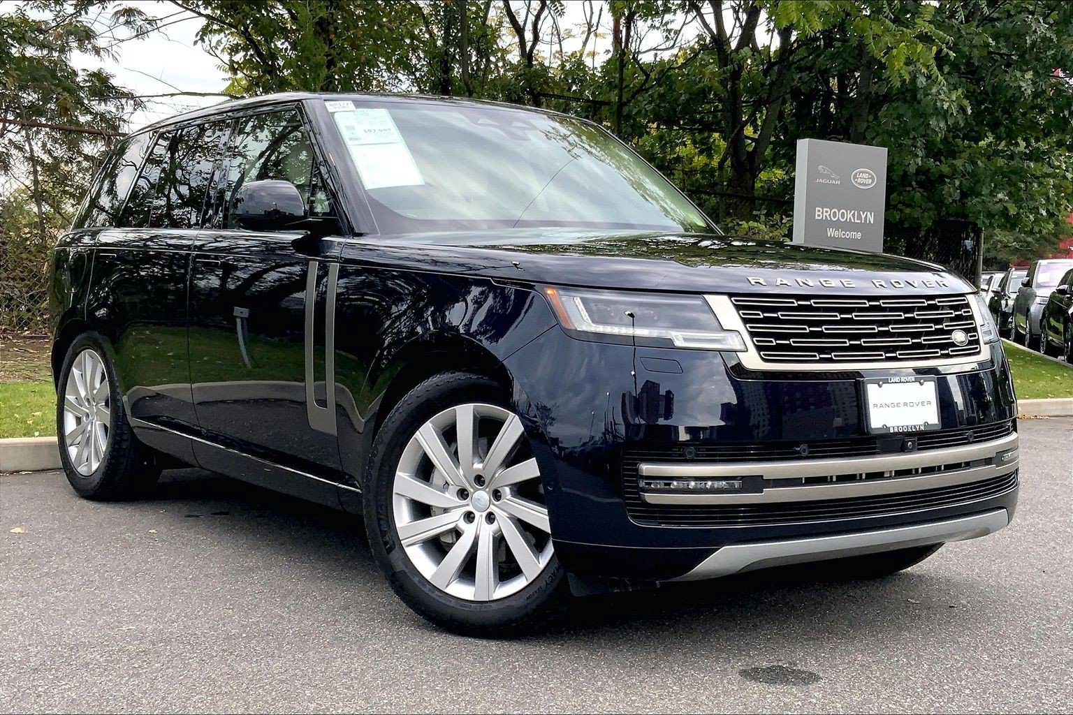 Certified 2024 Land Rover Range Rover SE AWD/4WD image 2