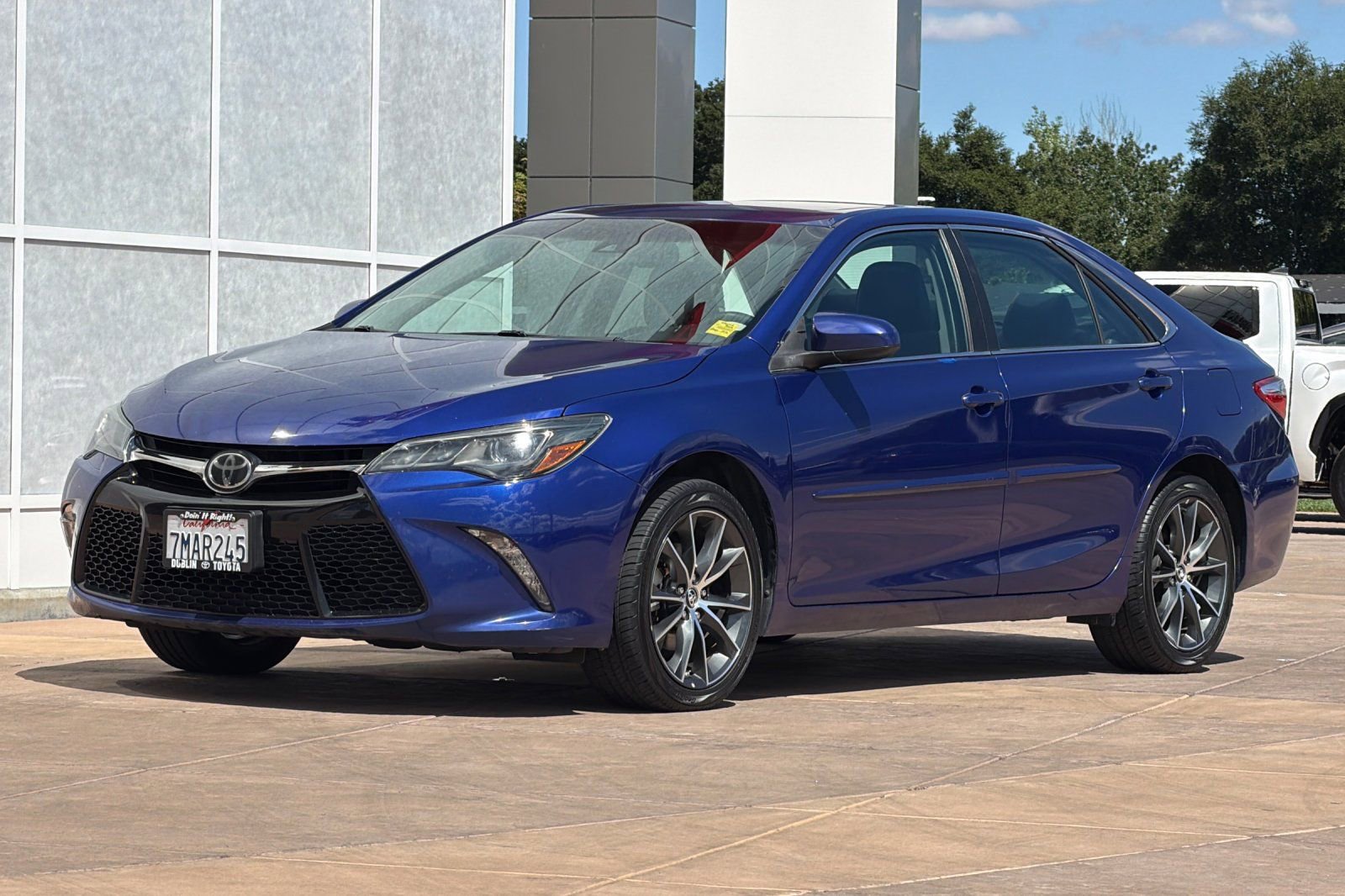 Used 2015 Toyota Camry XSE w/ Advanced Technology Package FWD image 8