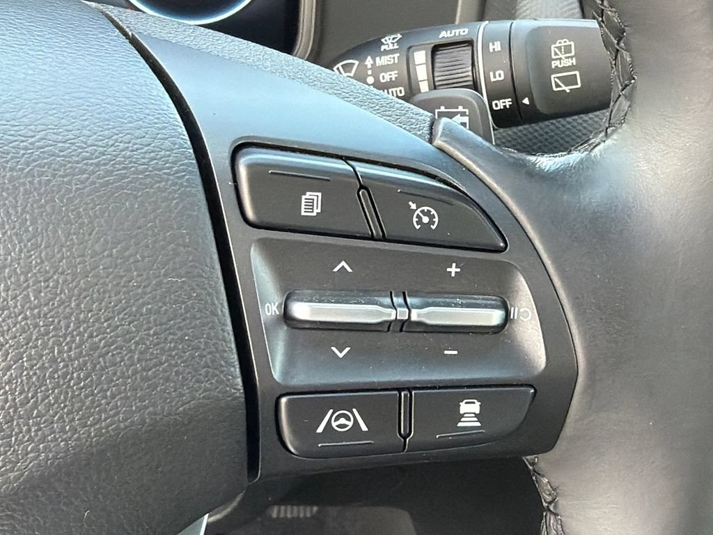 Used 2023 Hyundai Kona Limited FWD image 25